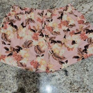 Time and Tru Pink Floral Elastic Waist Shorts